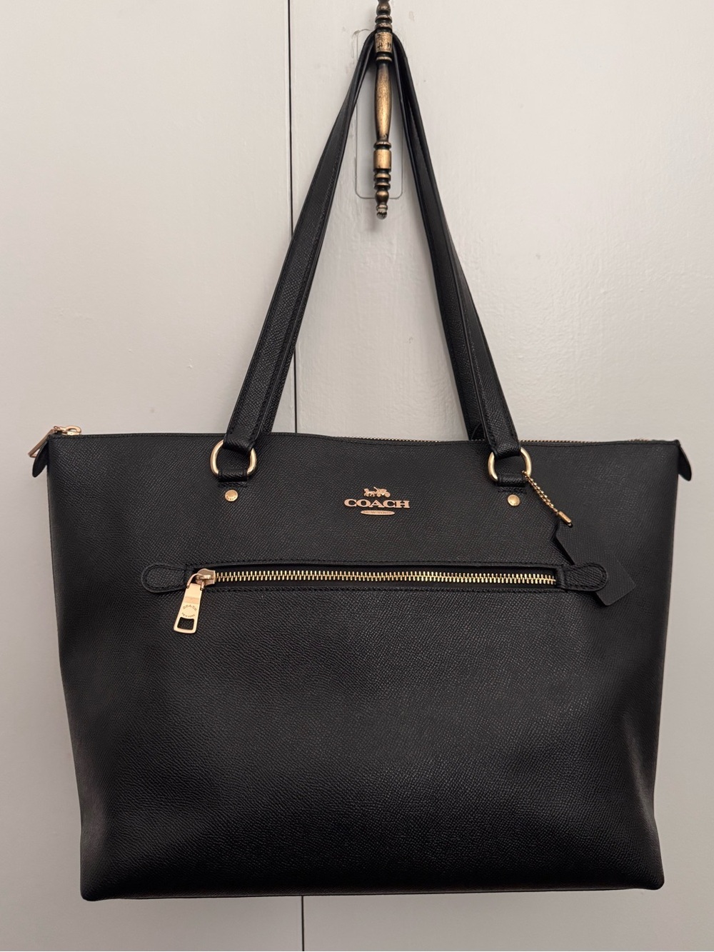 Coach Gallery Tote Bag In Black Cross Grain Leather